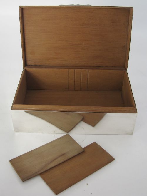 SMART CEDAR LINED RECTANGULAR SILVER TABLE CIGAR OR TRINKET BOX - ADDITIONAL PHOTO 7