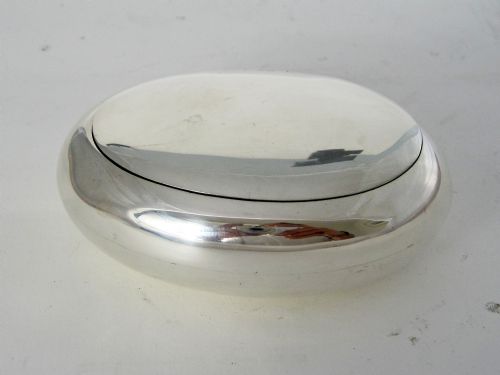 COMPLETELY PLAIN PEBBLE SHAPED SILVER TOBACCO BOX - ADDITIONAL PHOTO 1