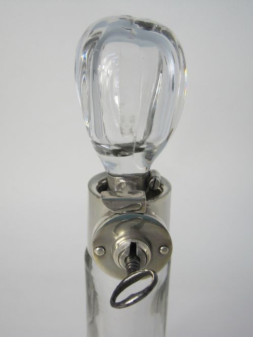 JOHN GRINSELL SON LOCKING DECANTER WITH SILVER PLATED LOCKING MOUNT - ADDITIONAL PHOTO 3