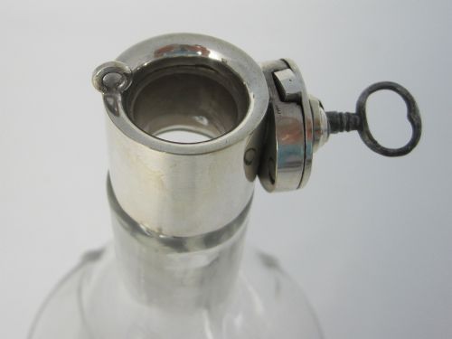 JOHN GRINSELL SON LOCKING DECANTER WITH SILVER PLATED LOCKING MOUNT - ADDITIONAL PHOTO 4