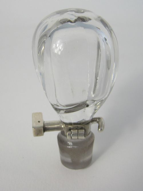 JOHN GRINSELL SON LOCKING DECANTER WITH SILVER PLATED LOCKING MOUNT - ADDITIONAL PHOTO 5