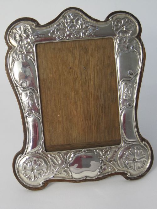 art nouveau style shaped rectangular silver photo picture frame - CATEGORY: ANTIQUE SILVER - DATED 1900