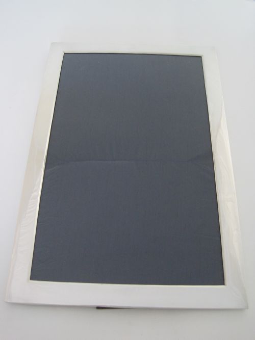 LARGE EDWARDIAN RECTANGULAR SILVER PHOTO PICTURE FRAME WITH OAK EASEL BACK - ADDITIONAL PHOTO 1
