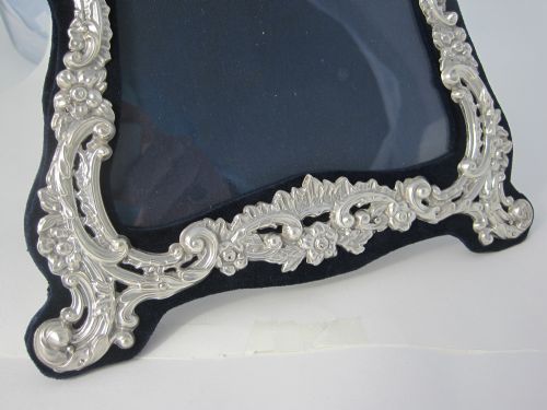 LARGE DECORATIVE SHAPED VICTORIAN SILVER PHOTO PICTURE FRAME - ADDITIONAL PHOTO 2