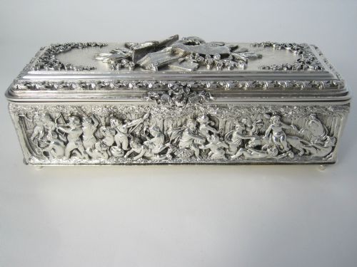 DECORATIVE ELECTROTYPE RECTANGULAR SILVER PLATED JEWELLERY OR TRINKET BOX - ADDITIONAL PHOTO 2