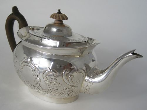PRETTY EDWARDIAN SILVER TEA POT IN AN OVAL BOAT SHAPE - ADDITIONAL PHOTO 7