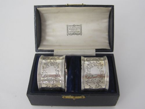 pair of antique silver napkin rings in blue velvet lined box - CATEGORY: ANTIQUE SILVER - DATED 1900