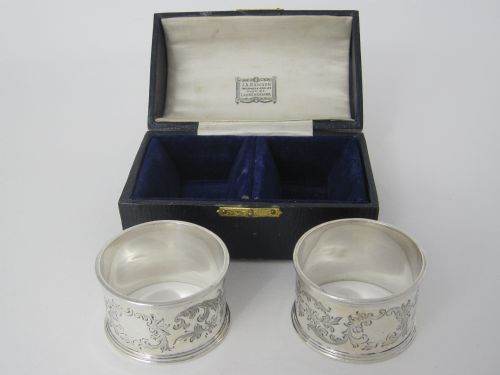 PAIR OF ANTIQUE SILVER NAPKIN RINGS IN BLUE VELVET LINED BOX - ADDITIONAL PHOTO 3