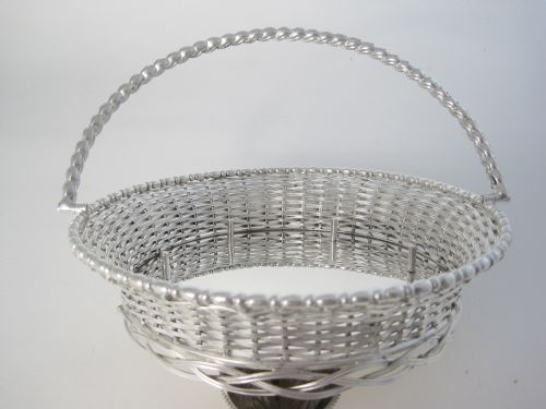 VICTORIAN SILVER PLATED EGG CRUET IN A WICKER WORK FORM - ADDITIONAL PHOTO 5