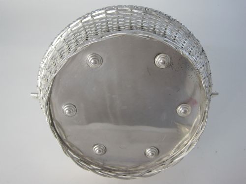 VICTORIAN SILVER PLATED EGG CRUET IN A WICKER WORK FORM - ADDITIONAL PHOTO 6