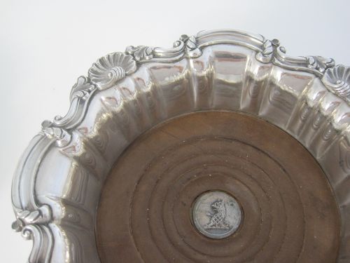 PAIR OF GOOD QUALITY OLD SHEFFIELD PLATE COASTERS BY T J CRESWICK - ADDITIONAL PHOTO 2