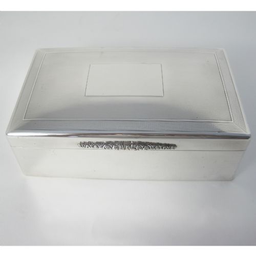 handsome large rectangular table silver cigar or trinket box - CATEGORY: ANTIQUE SILVER - DATED 1930