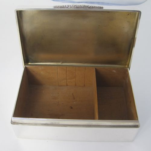 HANDSOME LARGE RECTANGULAR TABLE SILVER CIGAR OR TRINKET BOX - ADDITIONAL PHOTO 4