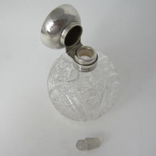 WILLIAM HUTTON SON PERFUME BOTTLE WITH A GREEN GILLOCHE ENAMEL LID - ADDITIONAL PHOTO 2