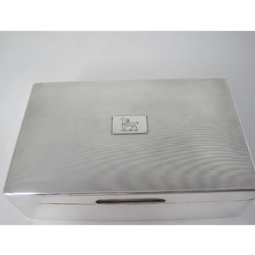 LARGE RECTANGULAR SILVER WILLIAM COMYNS SON CIGAR OR TRINKET BOX - ADDITIONAL PHOTO 1
