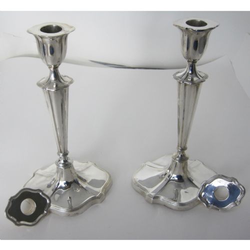 ELEGANT PAIR OF EDWARDIAN SILVER CANDLESTICKS WITH OVAL BASES - ADDITIONAL PHOTO 1