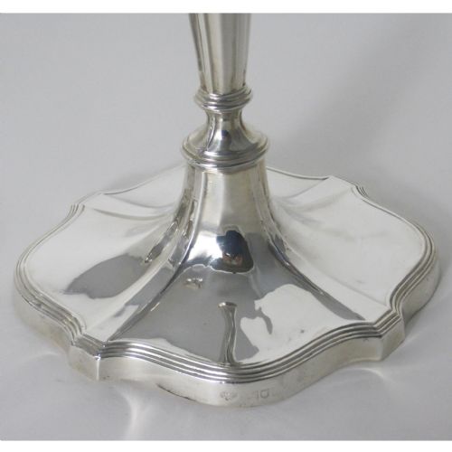 ELEGANT PAIR OF EDWARDIAN SILVER CANDLESTICKS WITH OVAL BASES - ADDITIONAL PHOTO 2