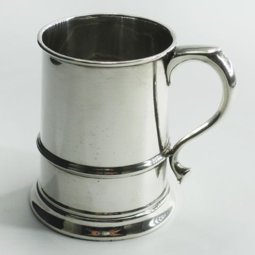 plain silver christening mug in george iii style - CATEGORY: ANTIQUE SILVER - DATED 1920