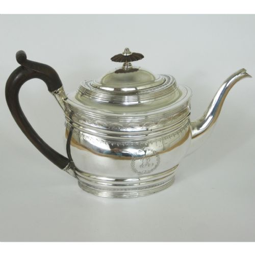 ELEGANT GEORGIAN SILVER TEAPOT WITH WOODED SCROLL HANDLE - ADDITIONAL PHOTO 1