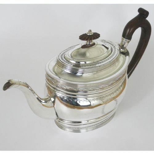 ELEGANT GEORGIAN SILVER TEAPOT WITH WOODED SCROLL HANDLE - ADDITIONAL PHOTO 4