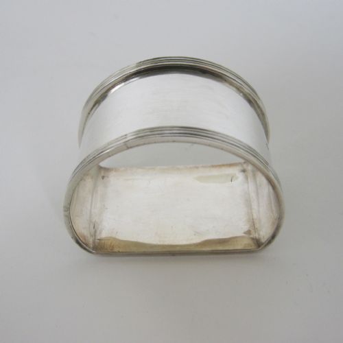 PAIR OF BOXED D SHAPED SILVER NAPKIN RINGS - ADDITIONAL PHOTO 2
