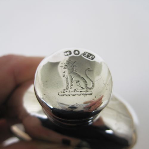 VICTORIAN SILVER HIP FLASK IN AN OVAL FORM - ADDITIONAL PHOTO 2