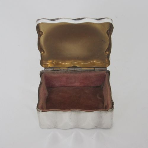 SILVER JEWELLERY OR TRINKET BOX GILT INSIDE WITH ORIGINAL PINK VELVET LINING - ADDITIONAL PHOTO 2
