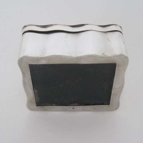 SILVER JEWELLERY OR TRINKET BOX GILT INSIDE WITH ORIGINAL PINK VELVET LINING - ADDITIONAL PHOTO 4