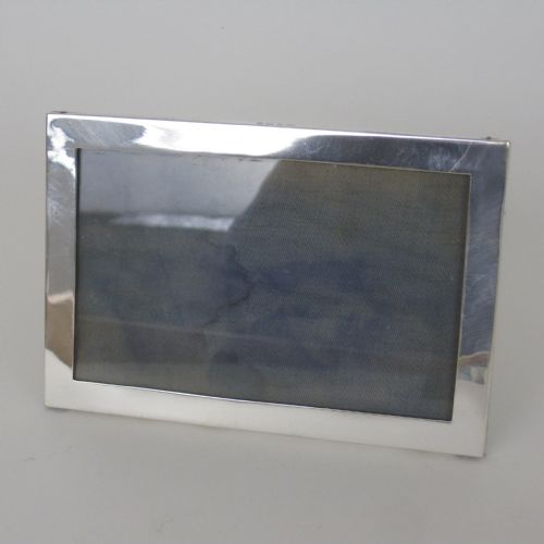 SMART PLAIN SILVER PHOTO FRAME WITH OAK EASEL BACK - ADDITIONAL PHOTO 3