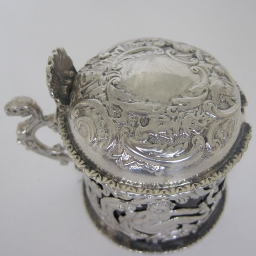 PRETTY WILLIAM COMYNS VICTORIAN SILVER MUSTARD POT - ADDITIONAL PHOTO 1