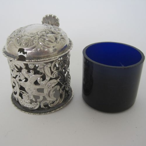 PRETTY WILLIAM COMYNS VICTORIAN SILVER MUSTARD POT - ADDITIONAL PHOTO 4