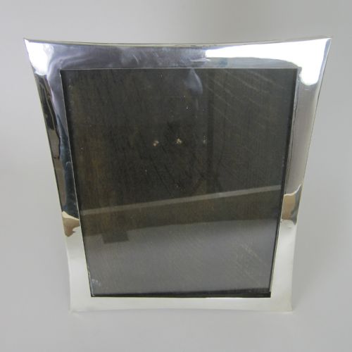 LARGE SHAPED PLAIN SILVER PHOTO FRAME - ADDITIONAL PHOTO 1