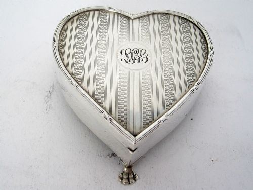 SILVER HEART SHAPED JEWELLERY CASKET OR BOX WITH A HINGED LID - ADDITIONAL PHOTO 1