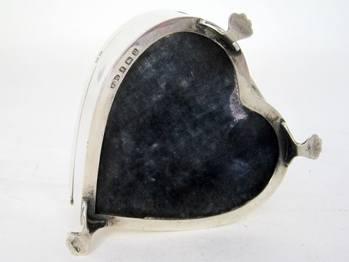 SILVER HEART SHAPED JEWELLERY CASKET OR BOX WITH A HINGED LID - ADDITIONAL PHOTO 6