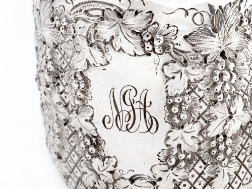 VICTORIAN SILVER CHRISTENING MUG WITH A GRAPE AND VINE PATTERN AND SCROLL HANDLE - ADDITIONAL PHOTO 5