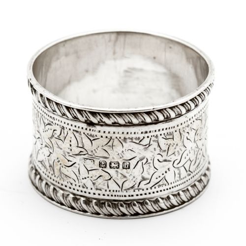 BOXED PAIR OF SILVER NAPKIN RINGS WITH FLORAL ENGRAVING AND EMPTY CARTOUCH - ADDITIONAL PHOTO 3