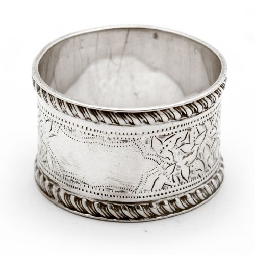 BOXED PAIR OF SILVER NAPKIN RINGS WITH FLORAL ENGRAVING AND EMPTY CARTOUCH - ADDITIONAL PHOTO 4