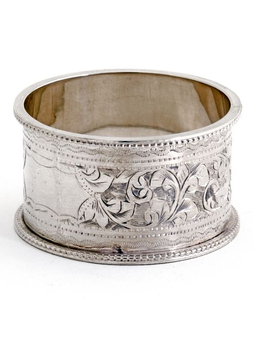 PAIR OF SILVER EDWARDIAN NAPKIN RINGS FITTED IN A BLACK DOMED TOP BOX - ADDITIONAL PHOTO 3
