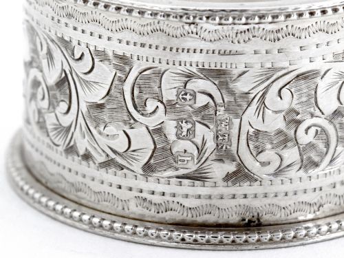 PAIR OF SILVER EDWARDIAN NAPKIN RINGS FITTED IN A BLACK DOMED TOP BOX - ADDITIONAL PHOTO 4