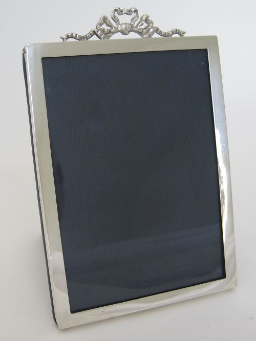 SMART PLAIN SILVER EDWARDIAN PHOTO FRAME - ADDITIONAL PHOTO 1
