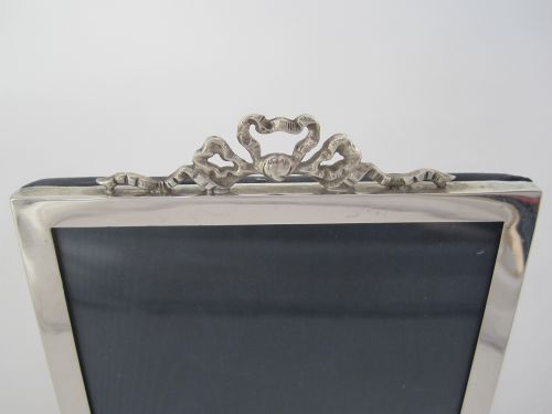 SMART PLAIN SILVER EDWARDIAN PHOTO FRAME - ADDITIONAL PHOTO 2