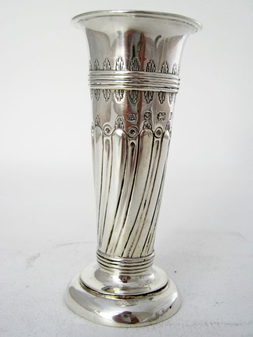 CHARMING SET OF FOUR GOOD QUALITY EDWARDIAN SILVER FLOWER VASES - ADDITIONAL PHOTO 2