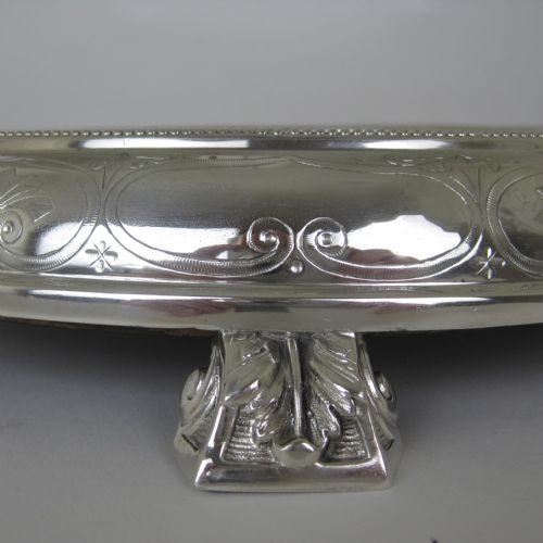 VICTORIAN SILVER PLATED CIRCULAR MIRROR CAKE STAND WITH ENGRAVED FLORAL FRAME - ADDITIONAL PHOTO 3