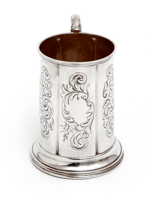 ANTIQUE SILVER PLATE CHRISTENING MUG WITH A CAST SCROLL AND LEAF HANDLE - ADDITIONAL PHOTO 1