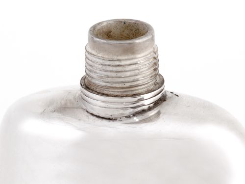 EARLY VICTORIAN SILVER HIP FLASK WITH A PLAIN BODY - ADDITIONAL PHOTO 3