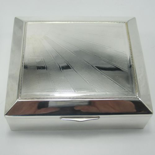 ART DECO STYLE SILVER PLATED BOX WITH AN ENGINE TURNED PATTERN - ADDITIONAL PHOTO 6