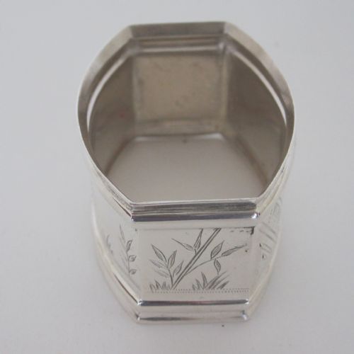 BOXED SET OF SIX AESTHETIC MOVEMENT SILVER PLATED NAPKIN RINGS - ADDITIONAL PHOTO 3