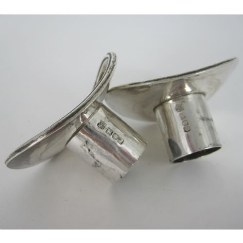 ELEGANT PAIR OF EDWARDIAN SILVER CANDLESTICKS - ADDITIONAL PHOTO 6