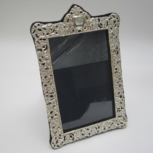 large decorative late victorian chester silver photo frame - CATEGORY: ANTIQUE SILVER - DATED 1900