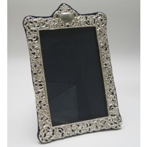 LARGE DECORATIVE LATE VICTORIAN CHESTER SILVER PHOTO FRAME - ADDITIONAL PHOTO 3